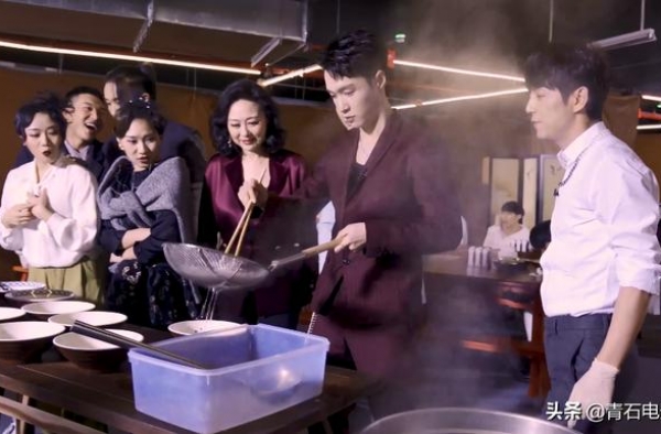 这个神仙综艺，为什么会让何炅变成“爱哭鬼”？