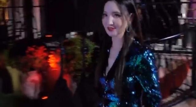费加罗盛典：钟楚曦女王范，王楚然仙气，袁姗姗冻得打冷颤