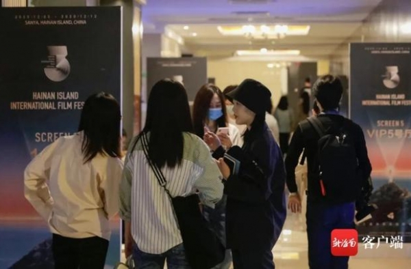 火了！全国各地的人纷纷打“飞的”来海南看电影