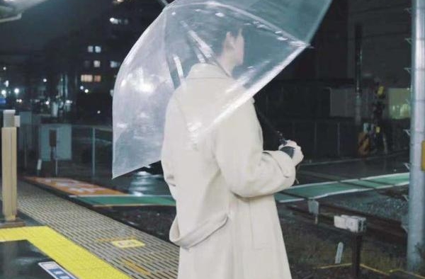 一天三反转！朱星杰恋情曝光双方回应迷惑闹乌龙，人间清醒就这？