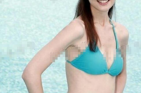 王宝强女友10年前泳装照曝光，身材出众气质清纯，宝强哥好福气
