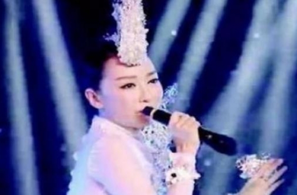 萨顶顶曾出尽洋相，后来呢？与富豪迅速闪婚，生活幸福美满？