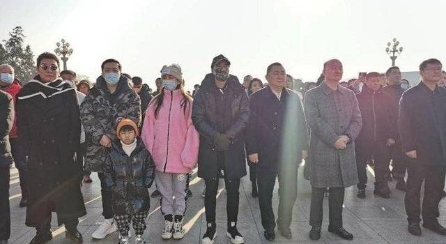 院线电影《挑山》举行开机仪式，任达华、娄艺潇等主演到场