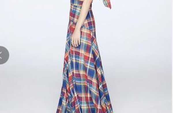 周杰伦前女友急病入院，晒输液照报平安，双手苍白发青尽显憔悴