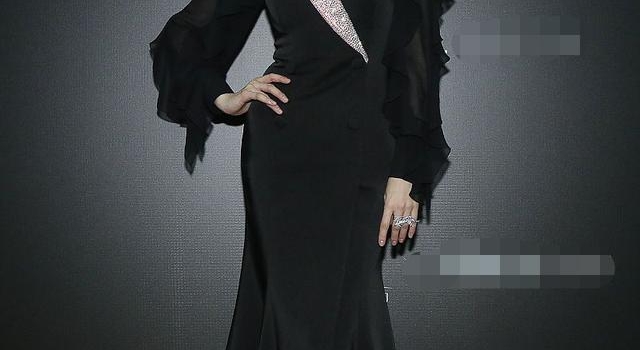 43岁烂片女王温峥嵘瘦脱相！演坏女人走红，隐婚生子老公成谜