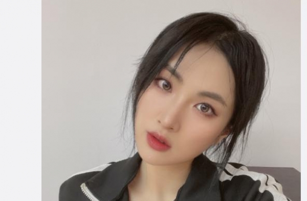 任正非小女儿进军娱乐圈？姚安娜首开国内社交账号，被曝已签公司