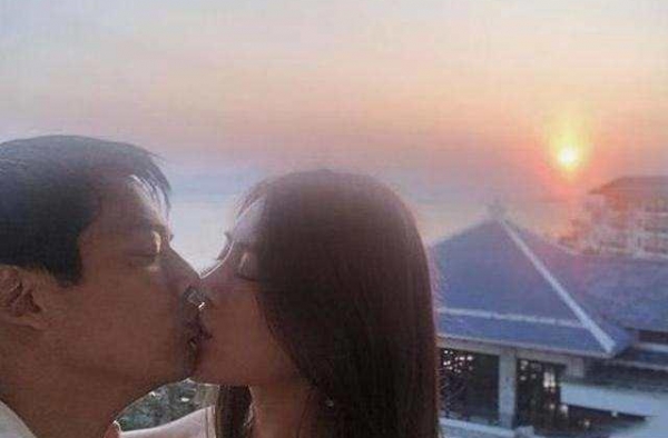周迅高圣远6年前在杭州结婚，6年后微博宣布离婚，苗头早就有了