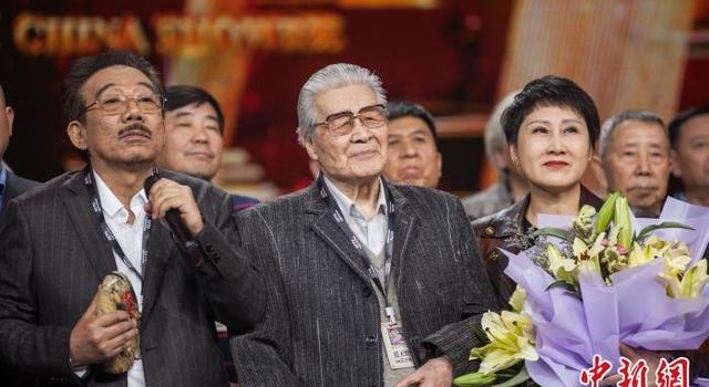《中国文艺》“致敬经典”特别节目：《渴望》30年再聚首