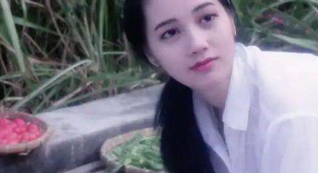 49岁著名女星没落为服务员：家长不知道提醒，会让孩子跌大跟头