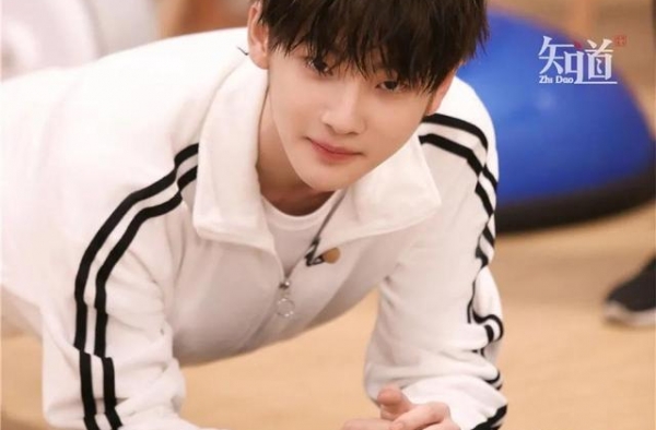 周震南、黄明昊、虞书欣，“富二代”是明星最容易崩塌的人设？