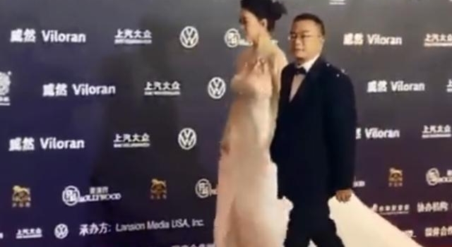 44岁李小冉傲人的身材真是绝了！再过10年也耐看