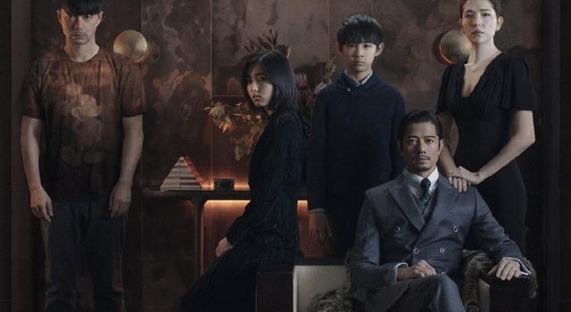 《秘密访客》明年五一档上映，对阵《古董局中局》《阳光劫匪》
