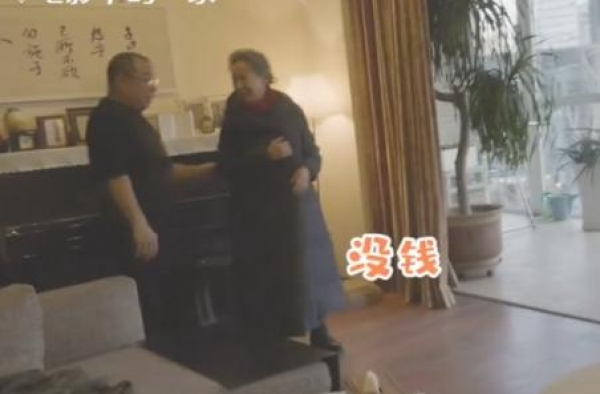 敬业！老戏骨吴彦姝从影62年买不起房，王丽云戏约多过女儿车晓