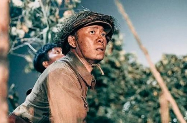 撑起中国影视圈的“半壁江山”，《士兵突击》要走向神坛了？