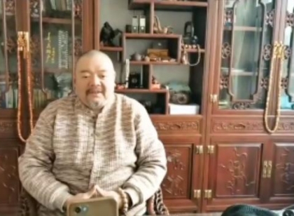 “猪八戒”谢宁胡子花白，身后整柜古玩太阔气，被疑去世亲自发声