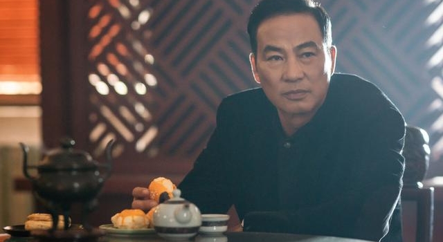鲜艳之外，黑色也有力量感丨新京报×“画家”任达华