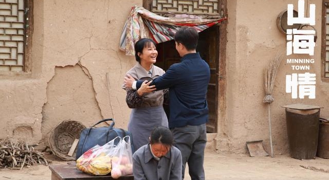 《山海情》的得福妈，“三料”影后陶红，52岁仍然单身
