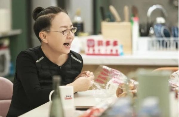 宋丹丹、倪萍20年来第一次见面，抱头痛哭背后原因竟是……